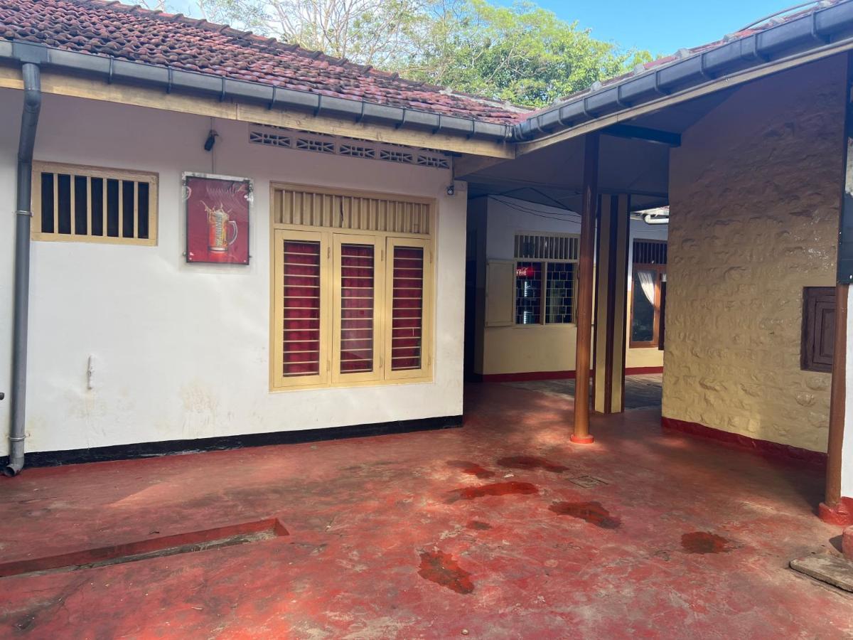 Resthouse Vavuniya 호텔 외부 사진
