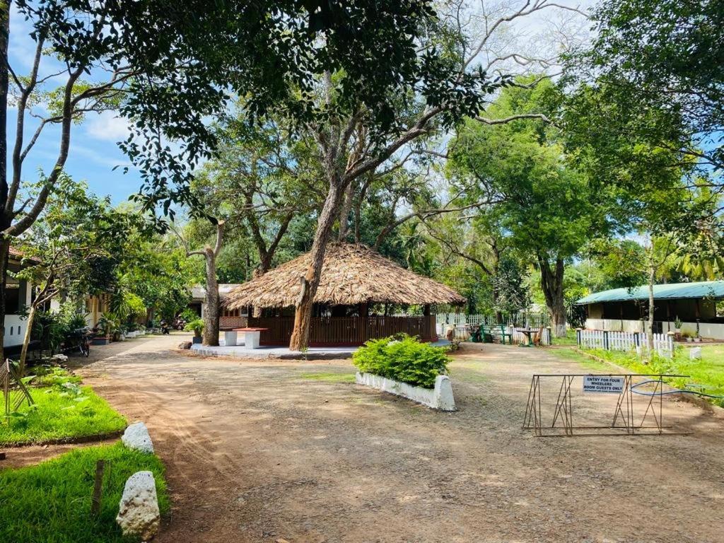 Resthouse Vavuniya 호텔 외부 사진